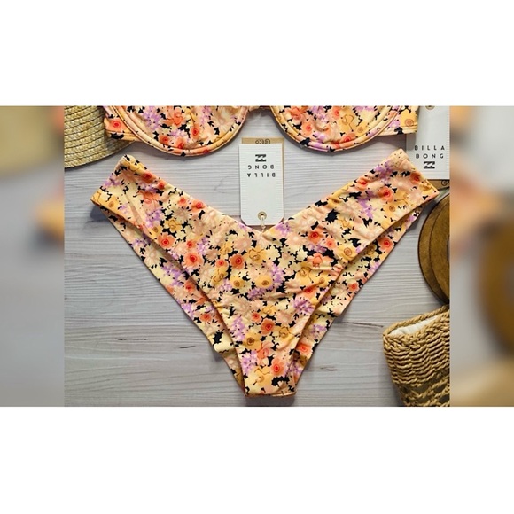 Billabong 🌼 Forever Dazed Fiji Bikini Bottoms 💕🏝👙 - Picture 5 of 15